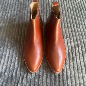 Nisolo Eva Everyday Chelsea Boots Size 8.5 Leather Ankle Boots Dark Red Chestnut